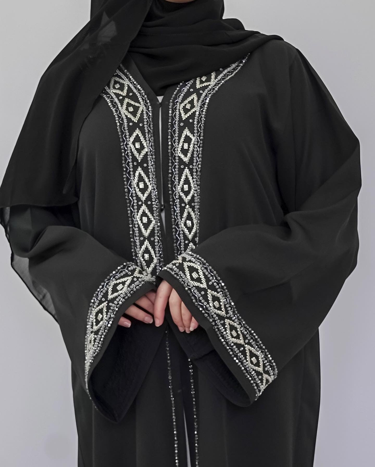 Qamar Abaya